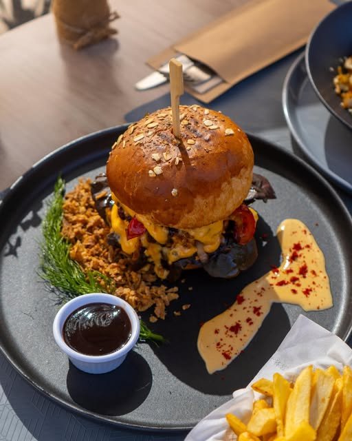 Burger maison et frites, Chama Resto Essaouira